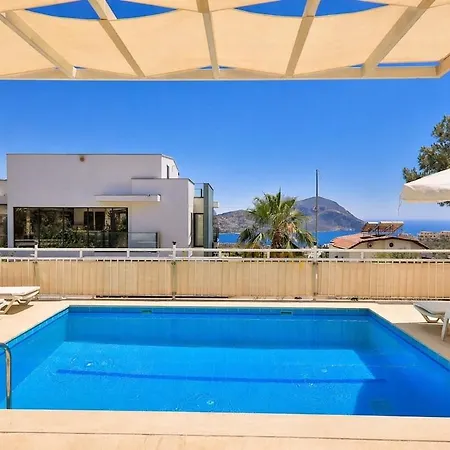 Villa Kalkan'da Deniz Manzarali 6 Kisilik Kas