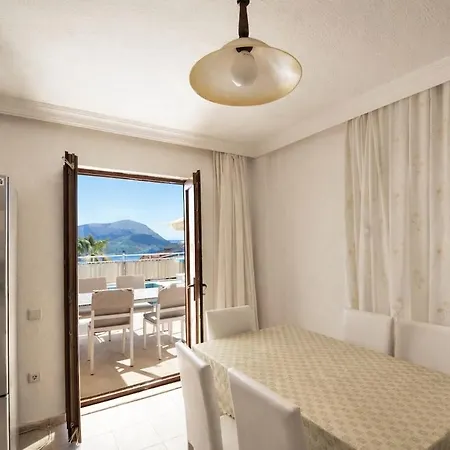 Kalkan'da Deniz Manzarali 6 Kisilik וילה