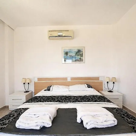 Kalkan'da Deniz Manzarali 6 Kisilik