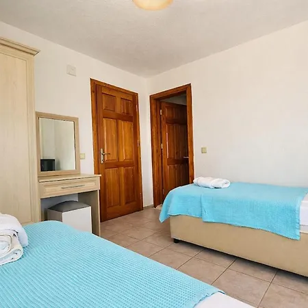 Kalkan'da Deniz Manzarali 6 Kisilik וילה