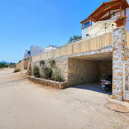 Kalkan'da Deniz Manzarali 6 Kisilik *