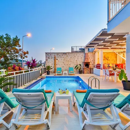 Kalkan'da Deniz Manzarali 6 Kisilik *
