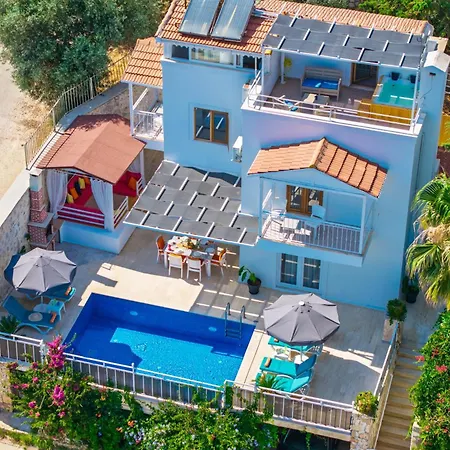 Kalkan'da Deniz Manzarali 6 Kisilik
