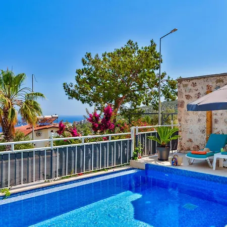 Kalkan'da Deniz Manzarali 6 Kisilik וילה