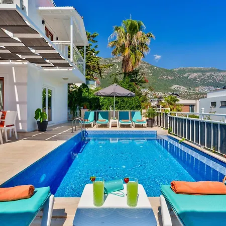 וילה Kalkan'da Deniz Manzarali 6 Kisilik *