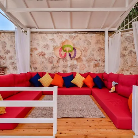 Kalkan'da Deniz Manzarali 6 Kisilik וילה