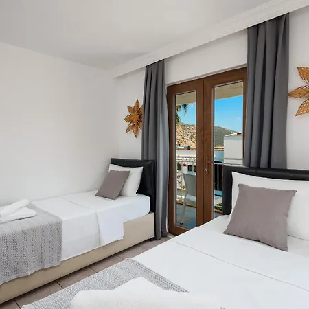Kalkan'da Deniz Manzarali 6 Kisilik וילה