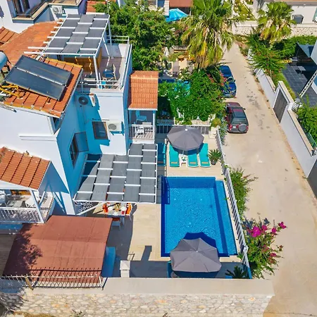 Kalkan'da Deniz Manzarali 6 Kisilik קס