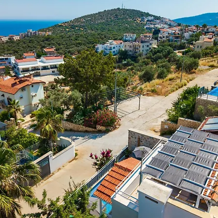 Kalkan'da Deniz Manzarali 6 Kisilik וילה