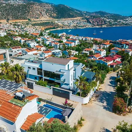 וילה Kalkan'da Deniz Manzarali 6 Kisilik *