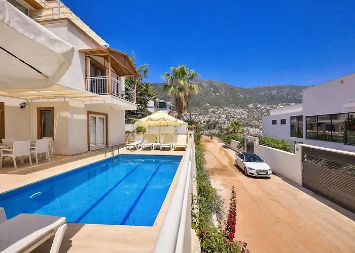 Villa Kalkan'da Deniz Manzarali 6 Kisilik *