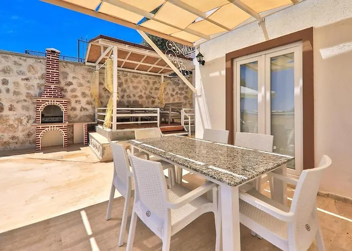 Villa Kalkan'da Deniz Manzarali 6 Kisilik Kas
