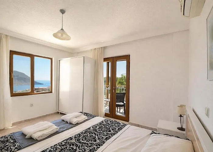 Kalkan'da Deniz Manzarali 6 Kisilik